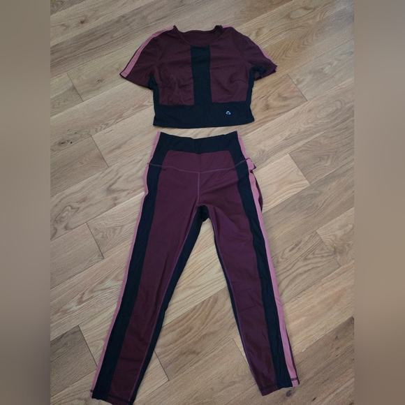 Titika Activewear set - leggings & top - Picture 8 of 10